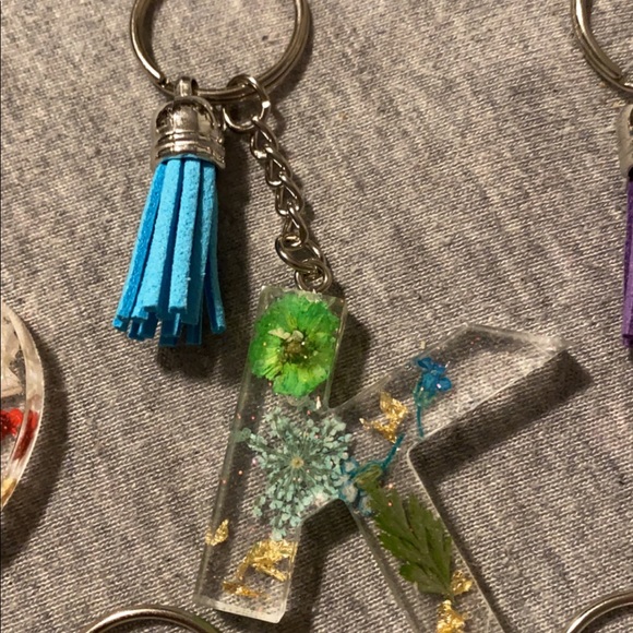 resin letter keychain - Picture 10 of 10